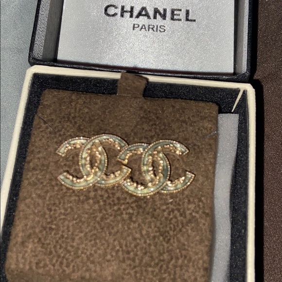 Chanel cc earrings- Sold!🌟🌟🌟 - Picture 7 of 12